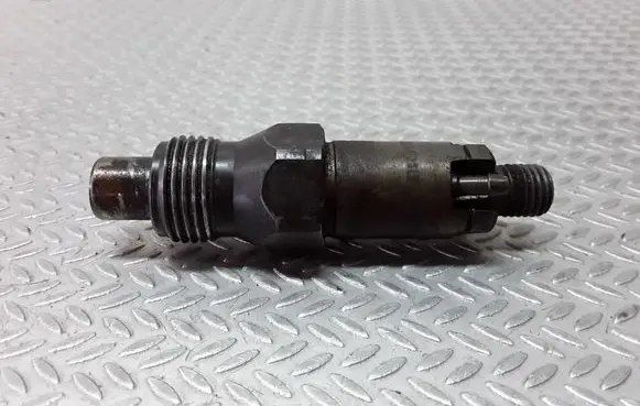 Volvo S40, V40 Fuel injector LCR6735401D