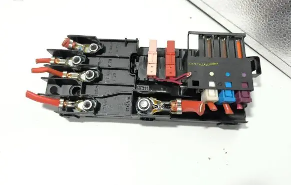 Mercedes-Benz ML W164 Fuse box set 2115452601