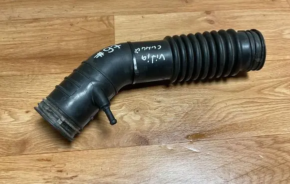 Hyundai Coupe Air intake hose/pipe 