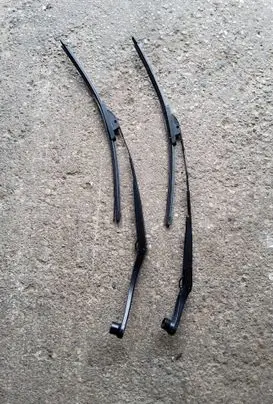 Dodge Durango Front wiper blade arm