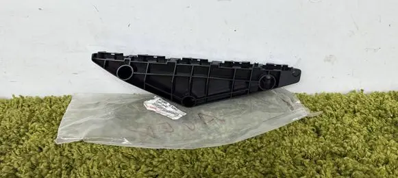 Toyota Avensis T270 Front bumper mounting bracket 52535-05040