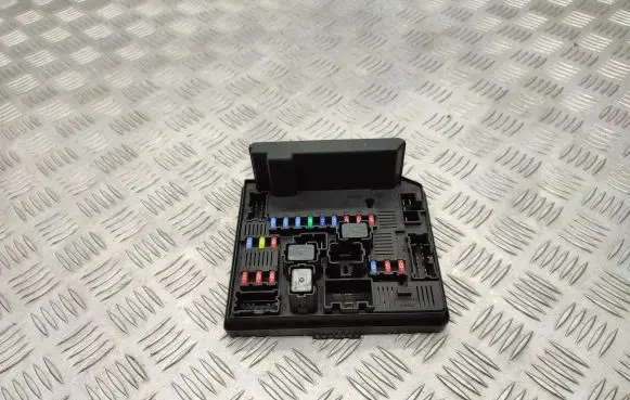 Nissan Qashqai Fuse module 284B7JD00B
