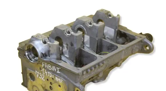 Skoda Fabia Mk1 (6Y) Engine head 045103373H