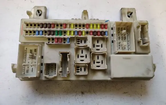 Mazda 3 I Fuse box set BP4K66730F 00148221 519050003