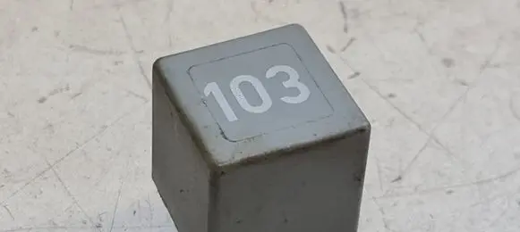 Volkswagen PASSAT B4 Other relay 357911253