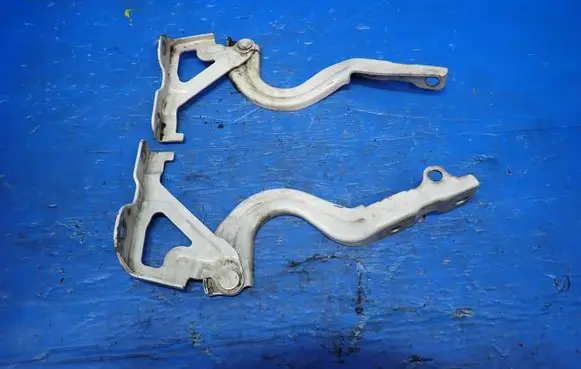 Hyundai i10 Engine bonnet/hood hinges 