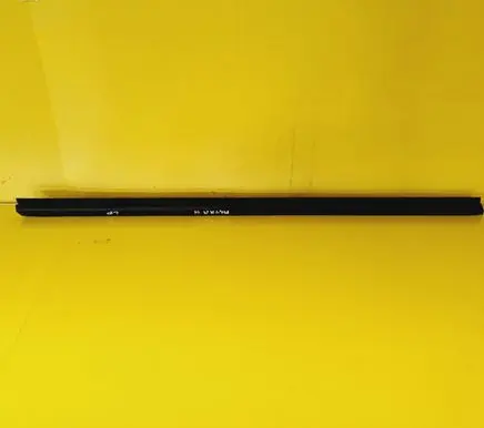 Opel Astra H Front door trim (molding) 24468022