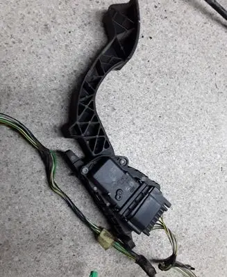 Ford Focus Accelerator throttle pedal 4M519F836AJ