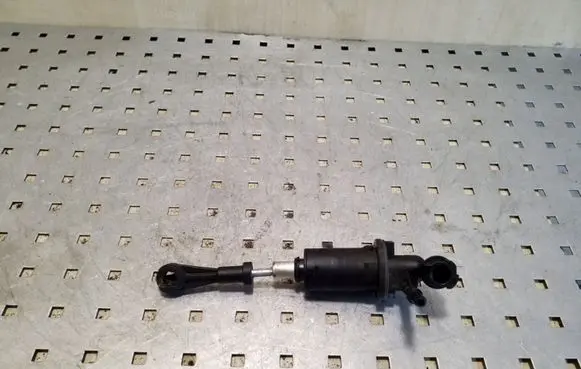 Peugeot 5008 Clutch master cylinder