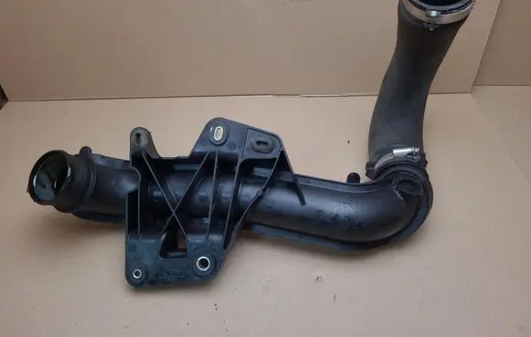 Audi A4 S4 B8 8K Intercooler hose/pipe 8K0145709H
