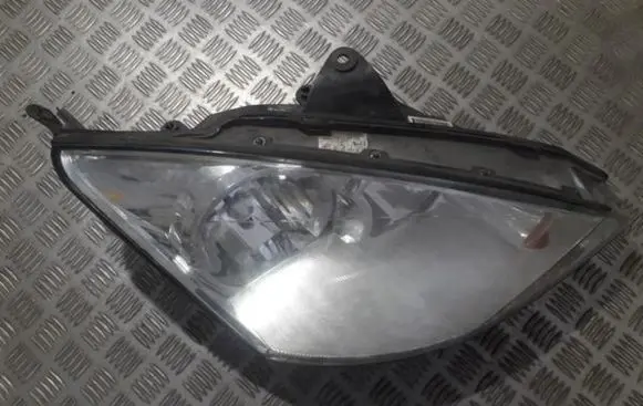 Ford Focus Headlight/headlamp 2m5113w029ad 9798
