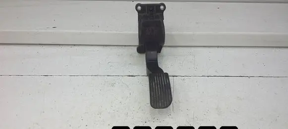 Mercedes-Benz Sprinter W906 Accelerator throttle pedal a9063000304