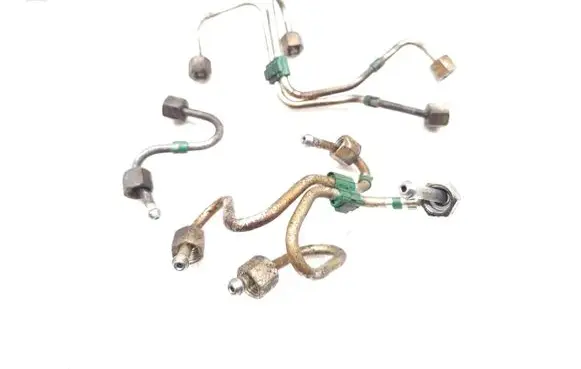 Renault Clio III Fuel injector supply line/pipe 
