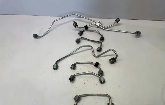 Audi A4 S4 B8 8K Fuel injector supply line/pipe 