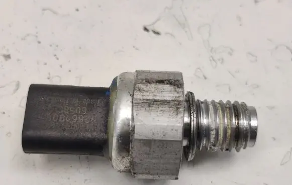 Chevrolet Camaro Oil pressure sensor 12661808