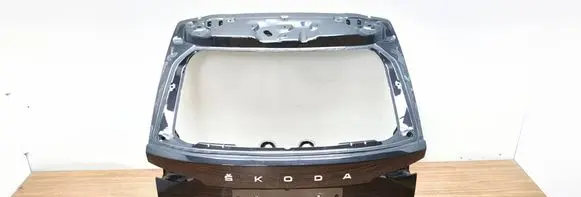 Skoda Octavia Mk4 Tailgate/trunk/boot lid 5E7827159