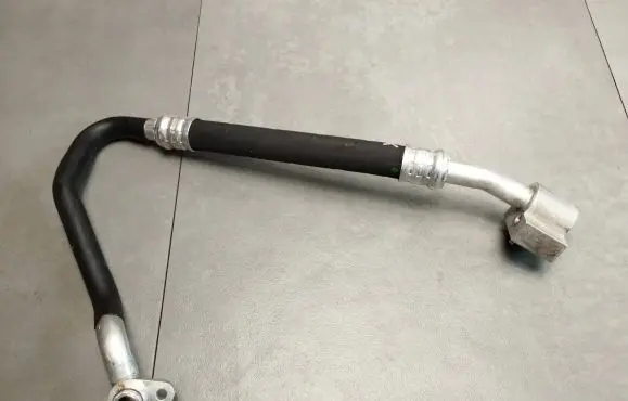 Audi A8 S8 D5 Air conditioning (A/C) pipe/hose