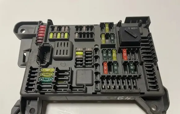 BMW X5 E70 Fuse module 6931687