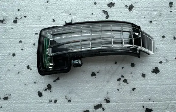 Mercedes-Benz ML W166 Mirror indicator light A1668200221 615406 MCLSD3