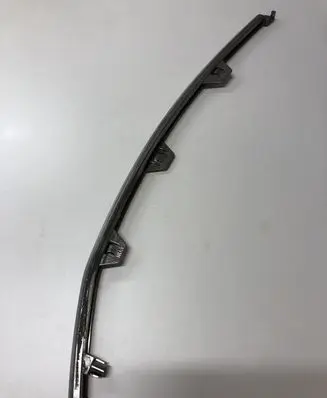 Front bumper splitter molding