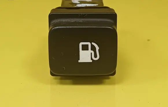 Citroen C4 I Fuel tank opening switch 96530658XT