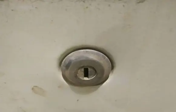 Opel Movano A Front door lock (next to the handle) 