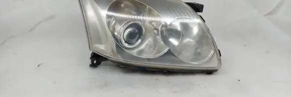 Toyota Avensis T250 Headlight/headlamp 