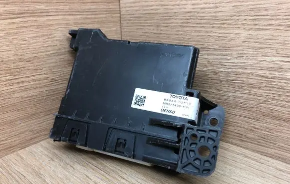 Toyota Auris E180 Climate control unit 8865002F10 MB2774001121