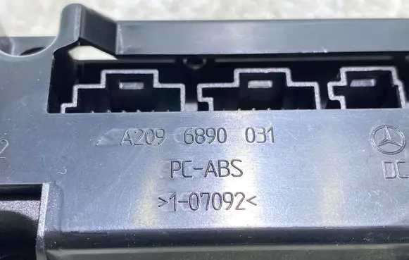 Mercedes-Benz CLK A209 C209 Hazard light switch A2096890031
