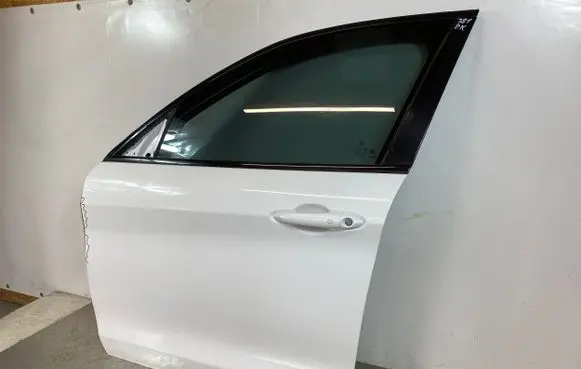 Alfa Romeo Stelvio Front door