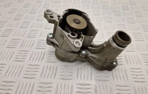 Ford Focus Water pump H6BG8501AA AM8KA