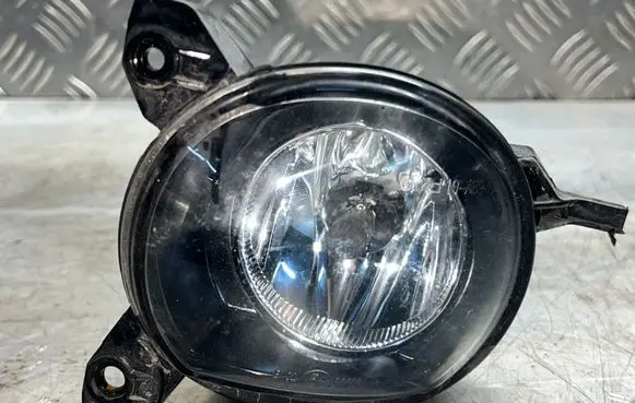 Toyota Corolla Verso AR10 Front fog light E4190622