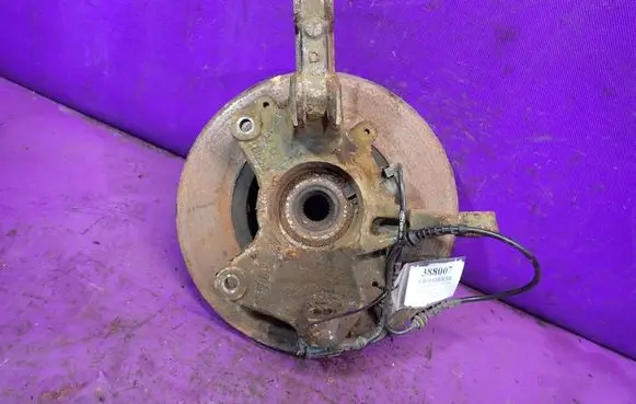 Renault Megane III Front wheel hub spindle knuckle