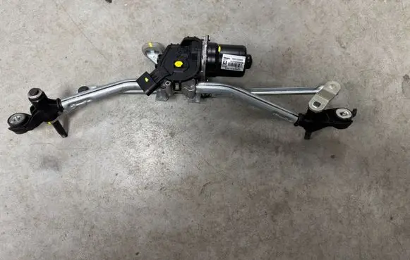 Peugeot 2008 II Front wiper linkage and motor 9824784980