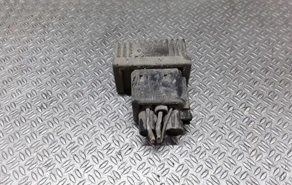Renault Espace - Grand espace IV Glow plug pre-heat relay 7700115078