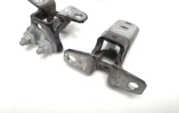 Mitsubishi ASX Rear door upper hinge