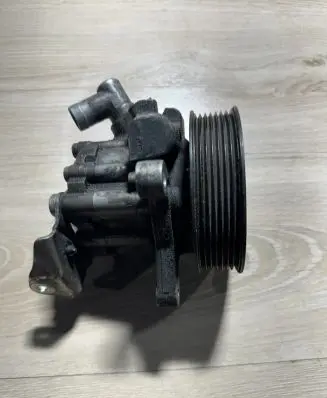 Mercedes-Benz C W204 Power steering pump A0054669301 0054669301
