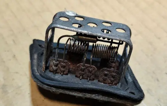 Heater blower motor/fan resistor