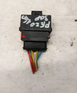 Peugeot 308 Fuel injection pump control unit/module 240107