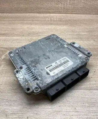 Renault Laguna II Engine control unit/module ECU 8200153946 0281010556
