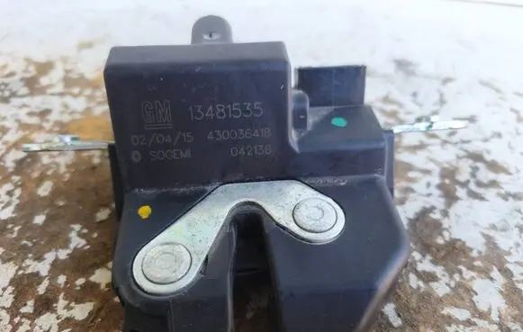 Opel Corsa E Tailgate/trunk/boot lock/catch/latch 13481535 430036418 042138
