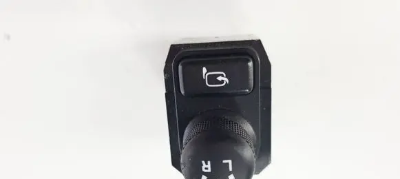 Suzuki Kizashi Wing mirror switch 