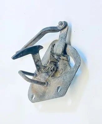 Skoda Fabia Mk1 (6Y) Engine bonnet/hood lock/latch loop/hook 6Y0823480D 6Y0823463A