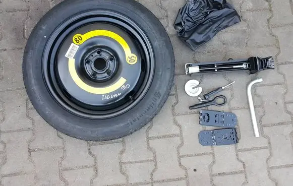 Volkswagen Tiguan R18 spare wheel