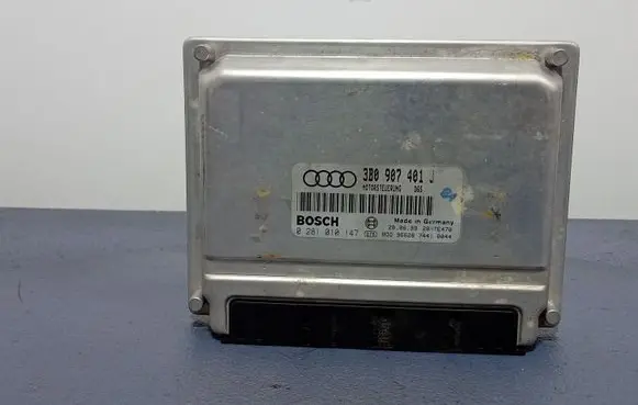 Volkswagen PASSAT B5 Engine control unit/module ECU 3B0907401J
