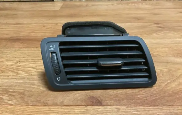 Volkswagen PASSAT B6 Dashboard side air vent grill/cover trim 3C1819702L T002437511 P0108667