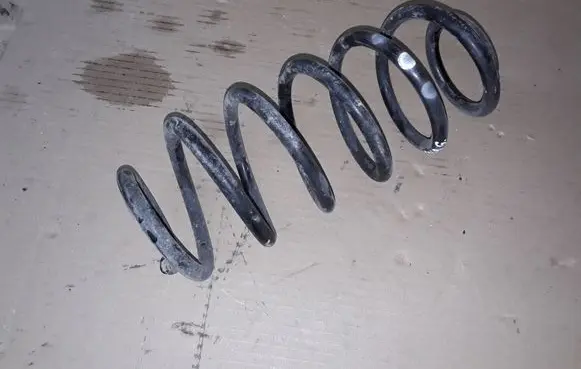 Toyota Auris 150 Rear coil spring NOCODE