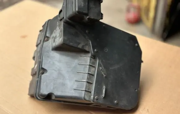 Volkswagen Transporter - Caravelle T5 Fuse box cover 7E0907299A