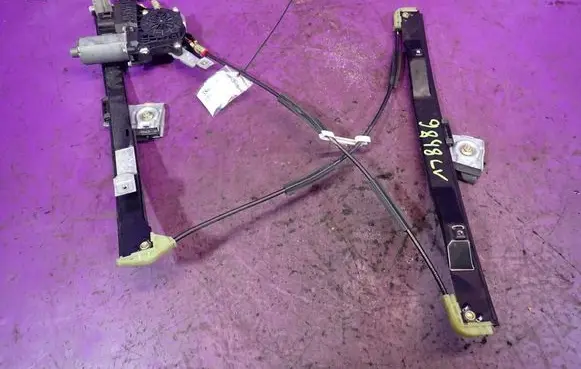 Ford Mondeo Mk III Front door window regulator with motor 