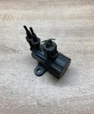 Ford Mondeo MK I Valve vacuum F57E9J459CA